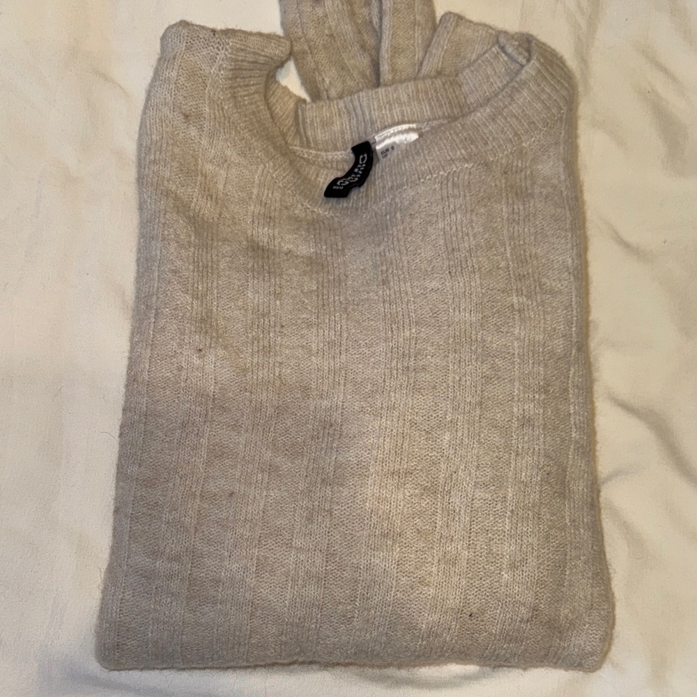 H&M Beige Crew Neck Sweater